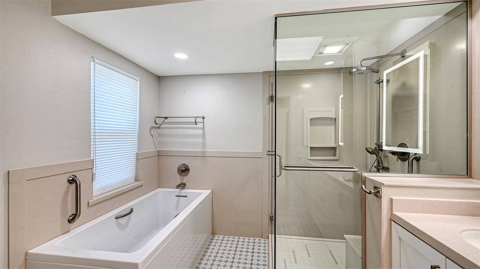 2245 HARBOURSIDE DRIVE, #101, Longboat Key, FL 34228 2245 HARBOURSIDE DRIVE, #101, Longboat Key, FL 34228