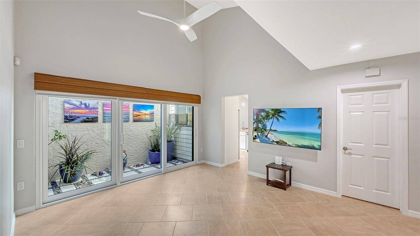 2245 HARBOURSIDE DRIVE, #101, Longboat Key, FL 34228 Family Room