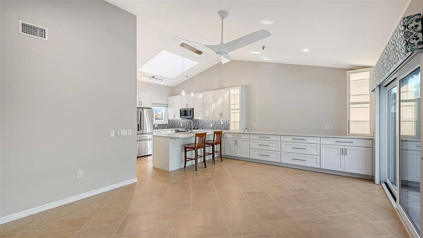 2245 HARBOURSIDE DRIVE, #101, Longboat Key, FL 34228 2245 HARBOURSIDE DRIVE, #101, Longboat Key, FL 34228