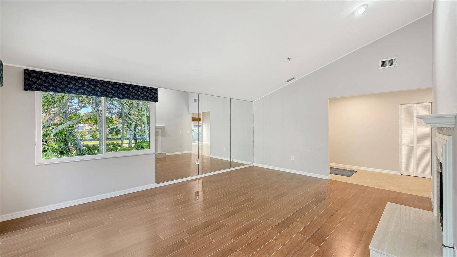 2245 HARBOURSIDE DRIVE, #101, Longboat Key, FL 34228 2245 HARBOURSIDE DRIVE, #101, Longboat Key, FL 34228