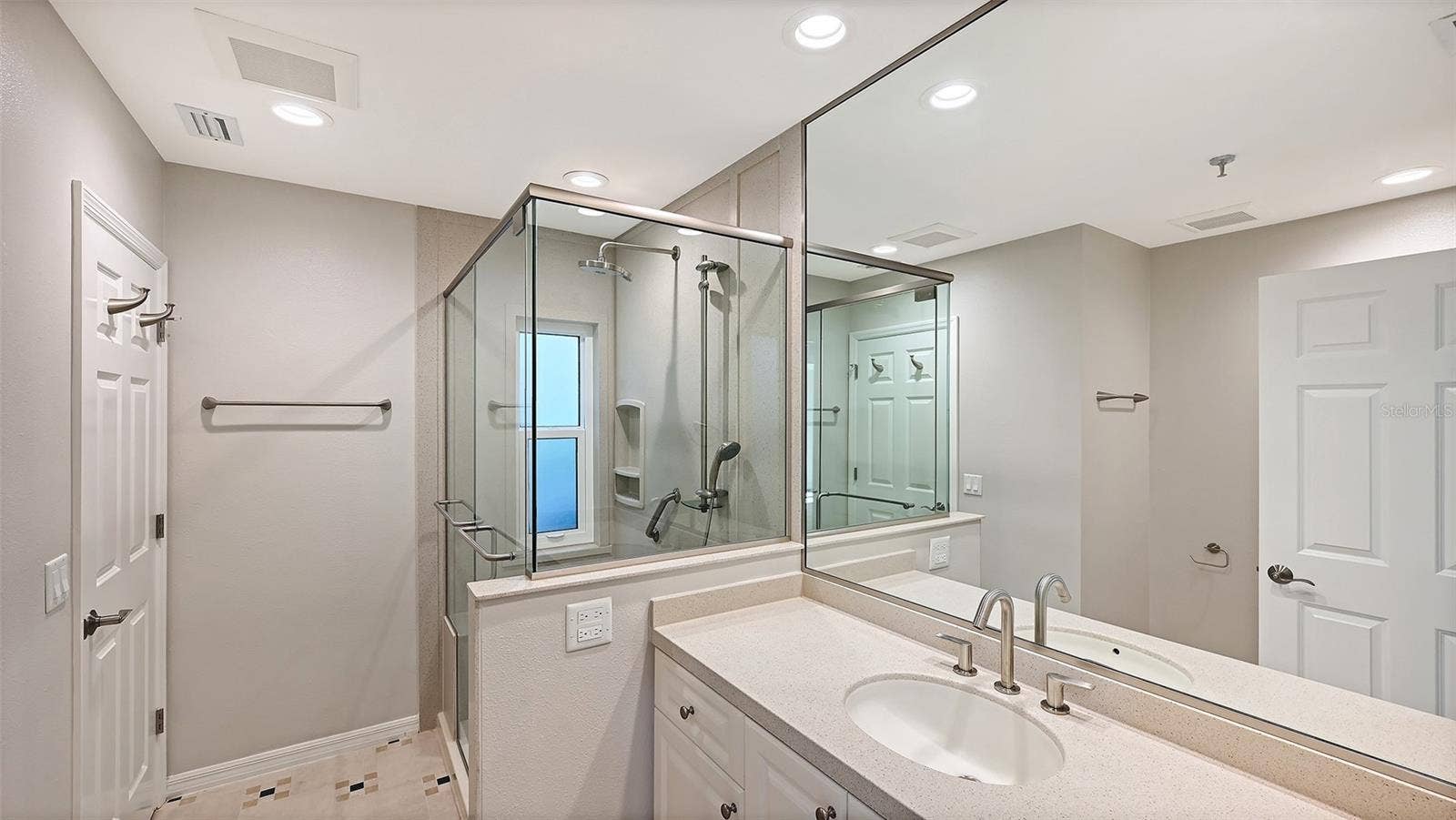 2245 HARBOURSIDE DRIVE, #101, Longboat Key, FL 34228 2245 HARBOURSIDE DRIVE, #101, Longboat Key, FL 34228