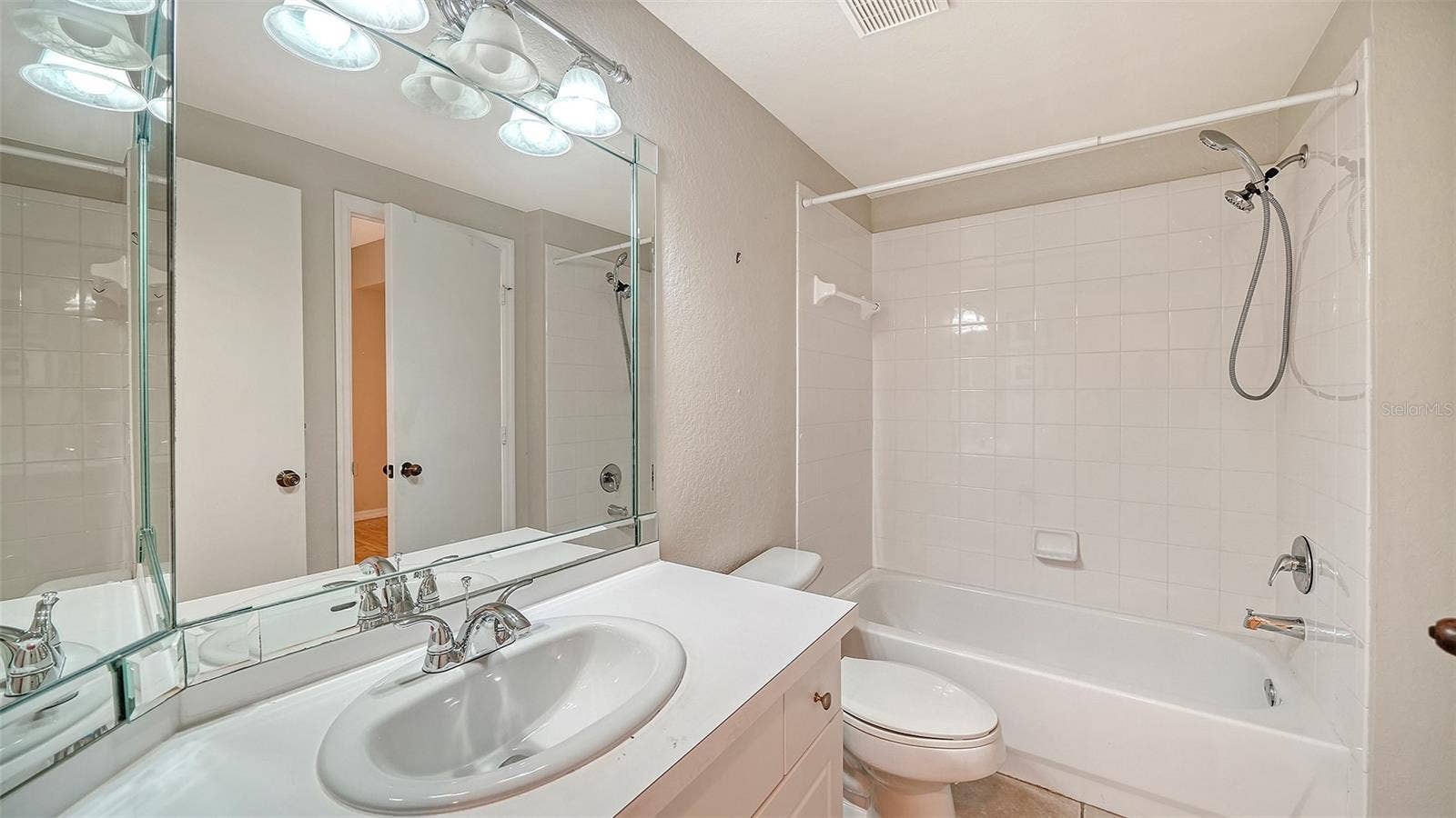 5168 NORTHRIDGE ROAD, #103, Sarasota, FL 34238 GUEST BATHROOM