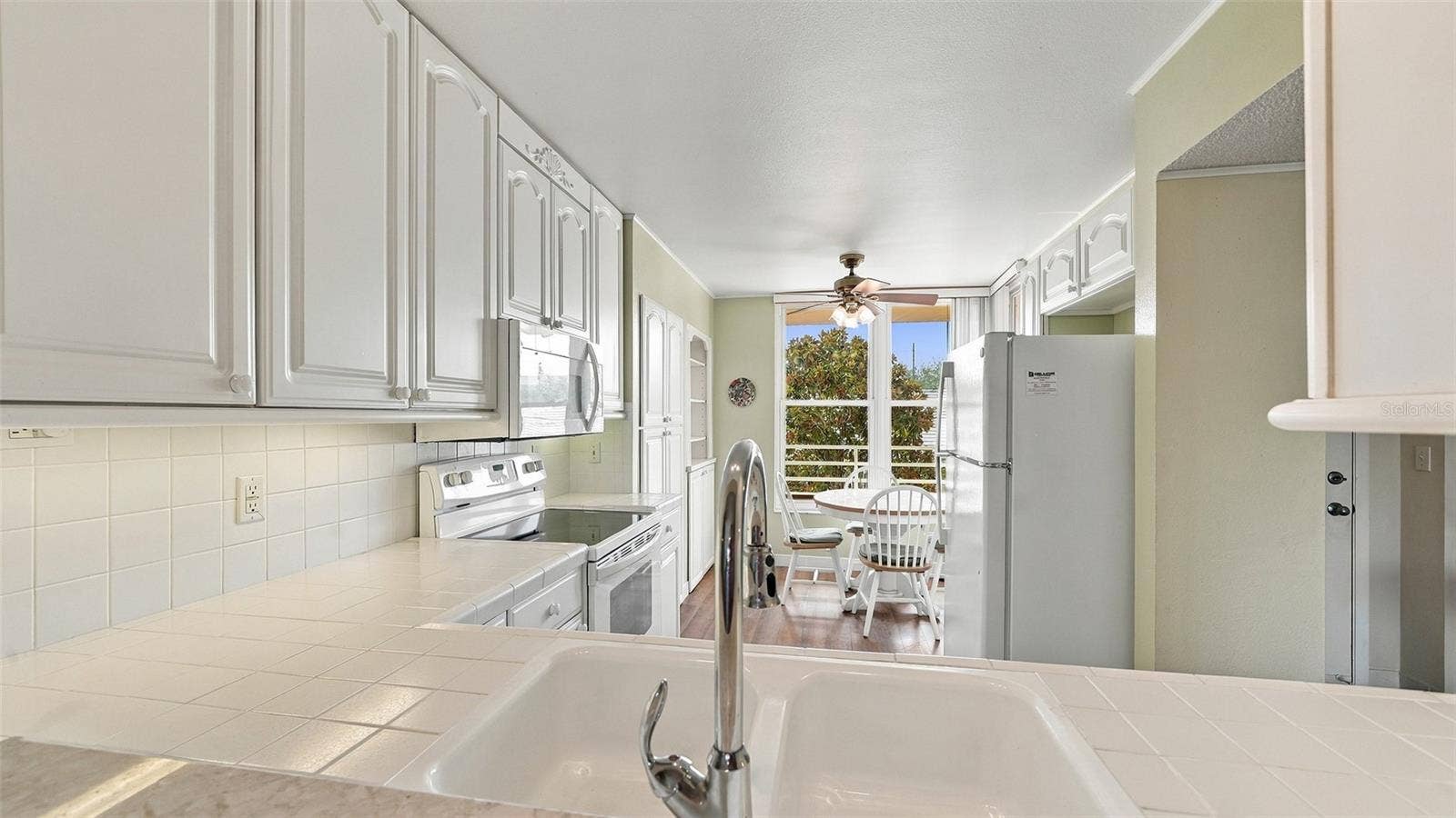 4550 PINEBROOK CIRCLE, #203, Bradenton, FL 34209 Kitchen