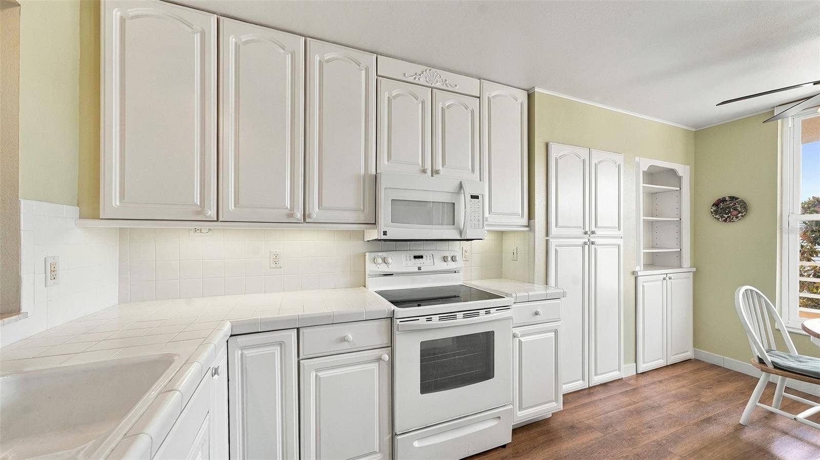 4550 PINEBROOK CIRCLE, #203, Bradenton, FL 34209 Kitchen