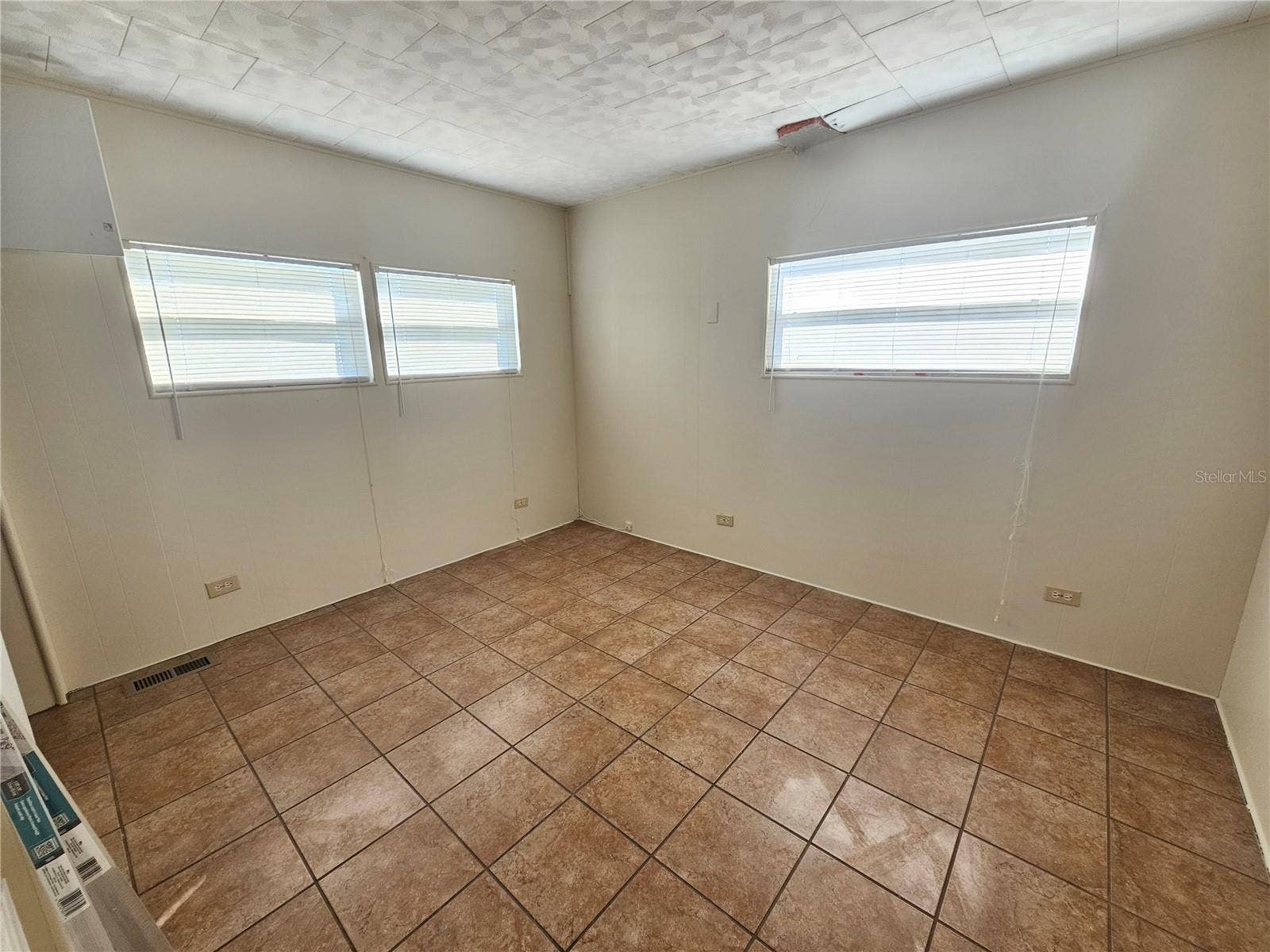 1000 51ST AVENUE PLAZA W, Bradenton, FL 34207 1000 51ST AVENUE PLAZA W, Bradenton, FL 34207