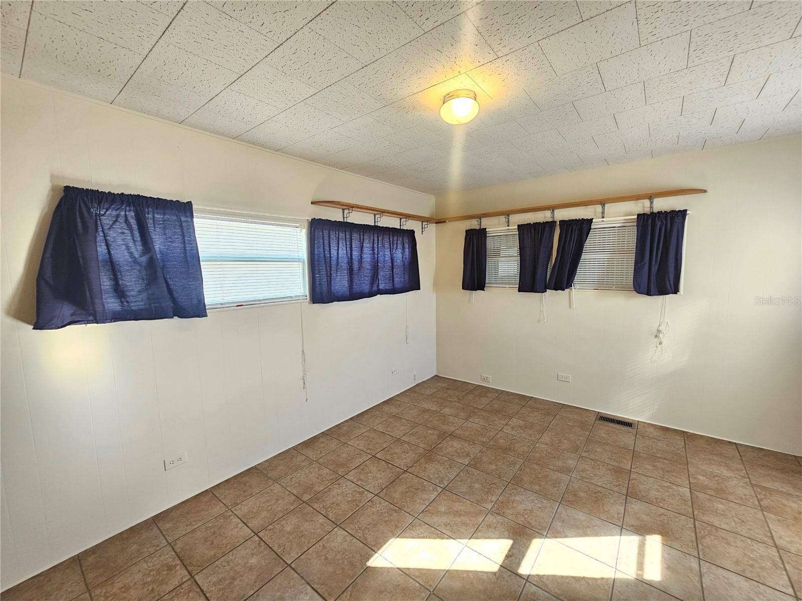 1000 51ST AVENUE PLAZA W, Bradenton, FL 34207 1000 51ST AVENUE PLAZA W, Bradenton, FL 34207