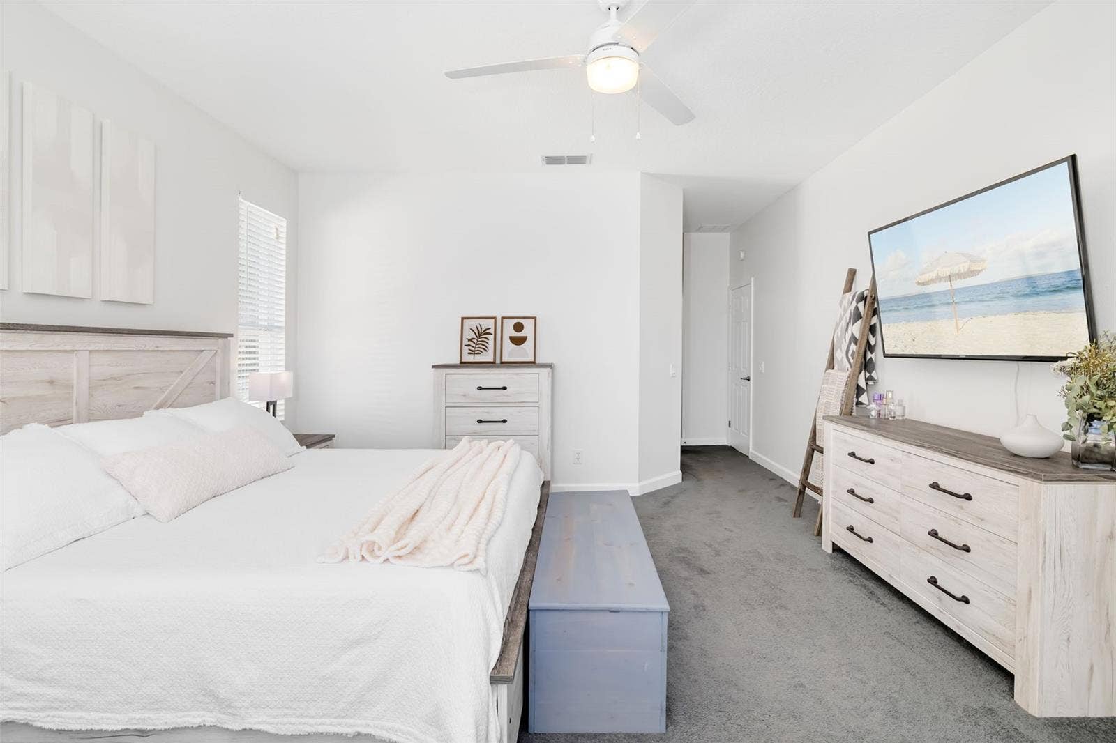 124 41ST CIRCLE E, Bradenton, FL 34208 124 41ST CIRCLE E, Bradenton, FL 34208