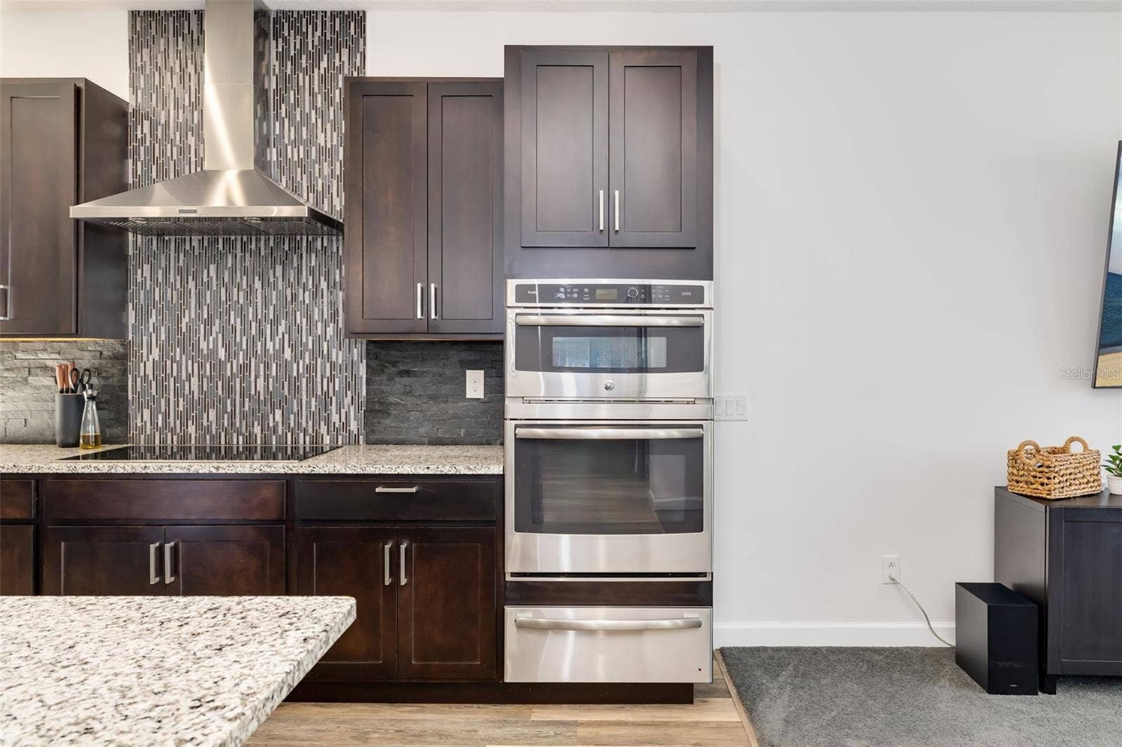 124 41ST CIRCLE E, Bradenton, FL 34208 Induction Cooktop, Overhead Exhaust, Dual Oven/Microwave, and Warming Drawer