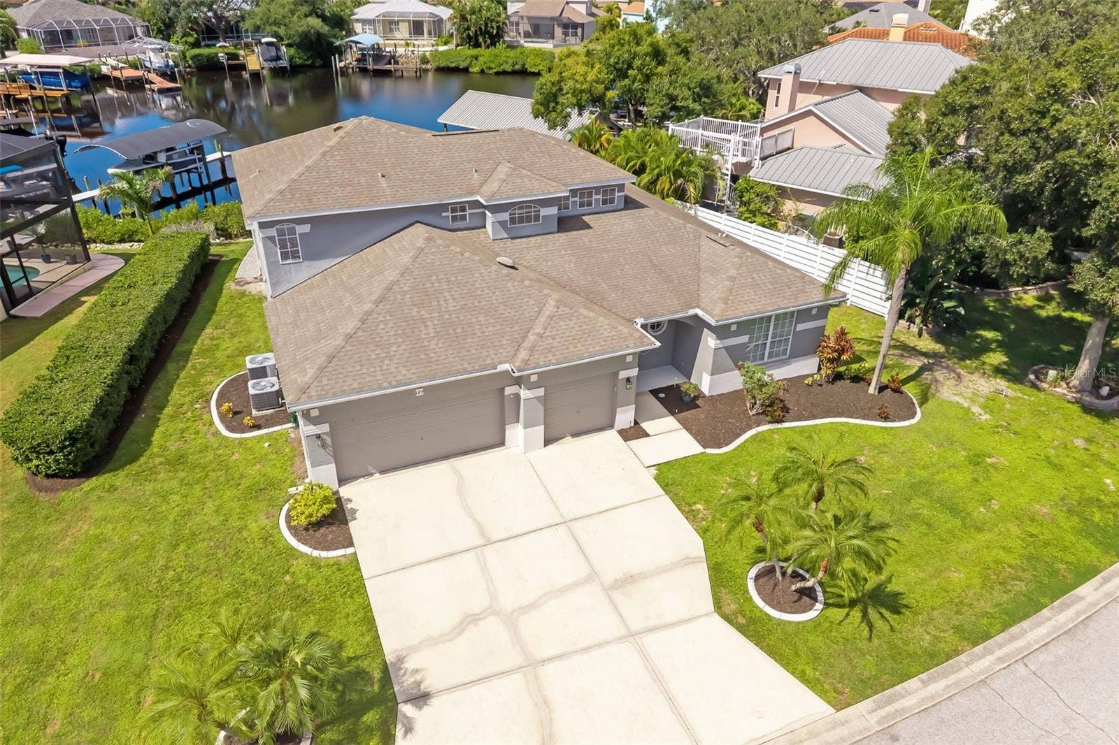 124 41ST CIRCLE E, Bradenton, FL 34208 124 41ST CIRCLE E, Bradenton, FL 34208