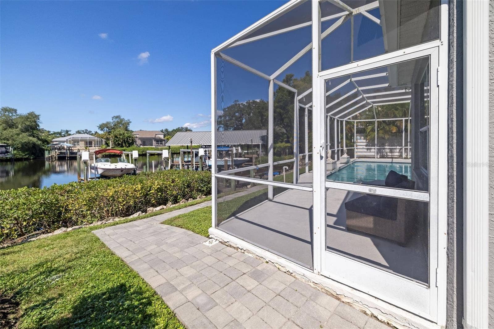 124 41ST CIRCLE E, Bradenton, FL 34208 Pavers to Dock