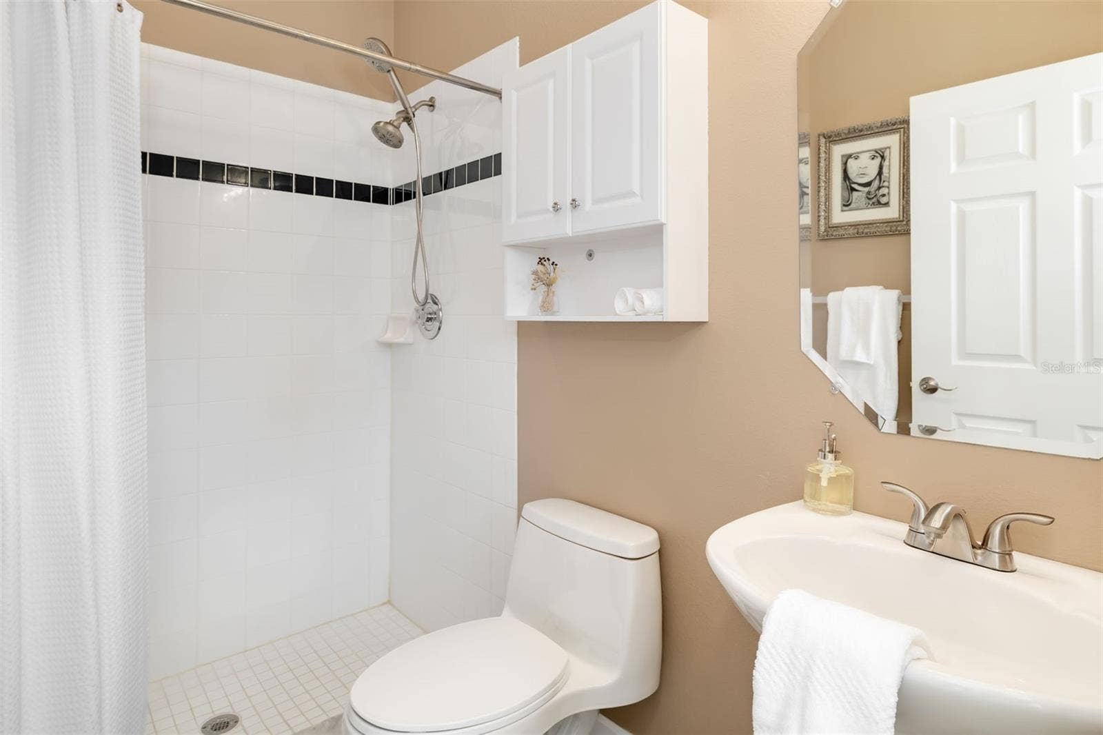 124 41ST CIRCLE E, Bradenton, FL 34208 Bathroom 2 - just off foyer entrance