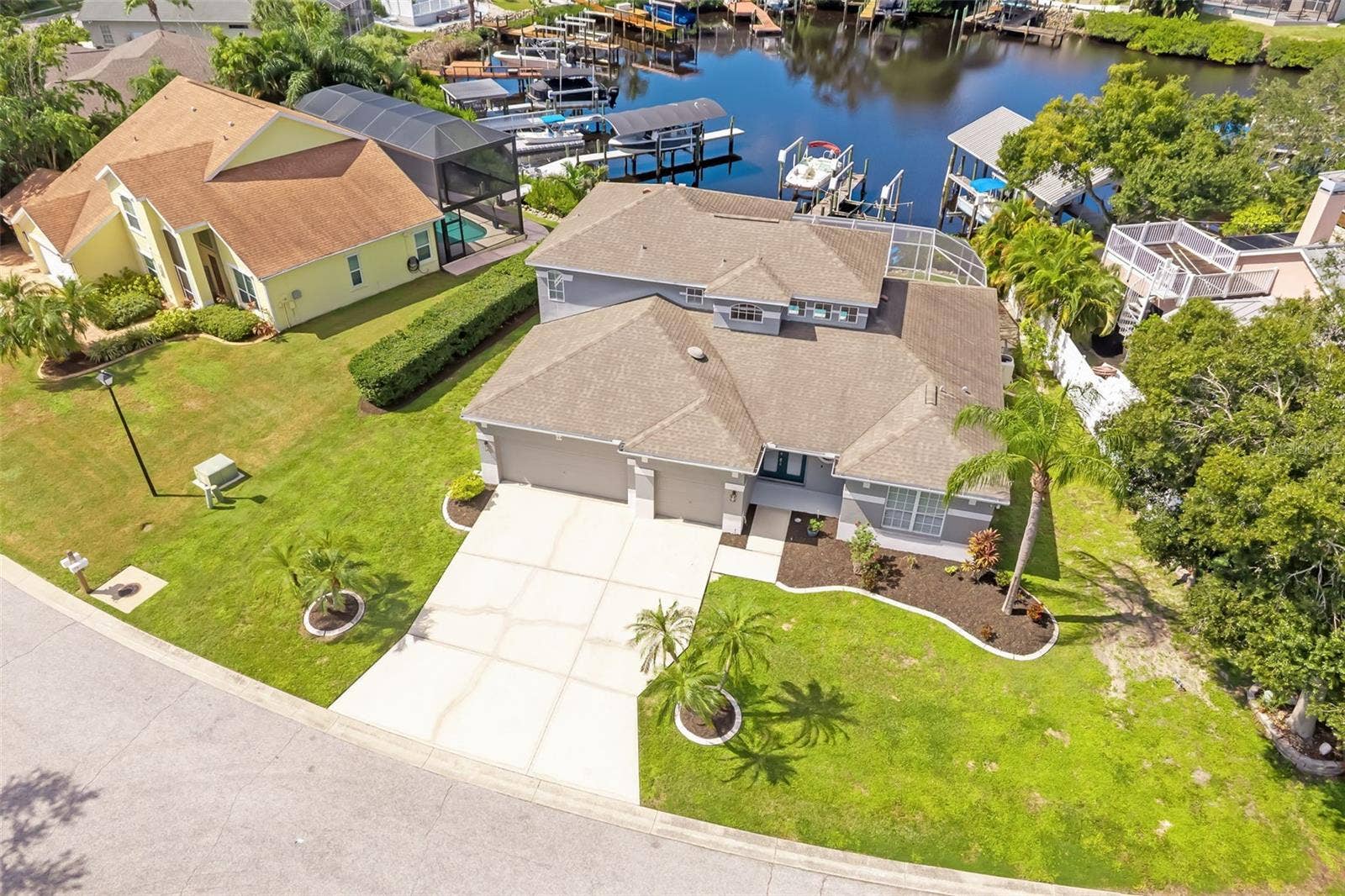 124 41ST CIRCLE E, Bradenton, FL 34208 124 41ST CIRCLE E, Bradenton, FL 34208
