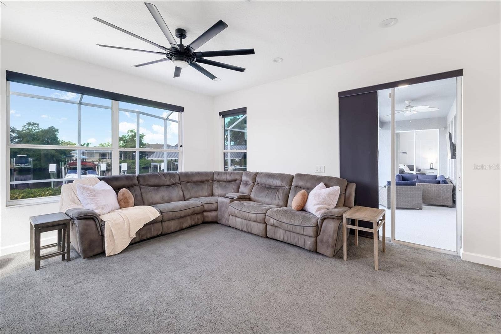 124 41ST CIRCLE E, Bradenton, FL 34208 124 41ST CIRCLE E, Bradenton, FL 34208