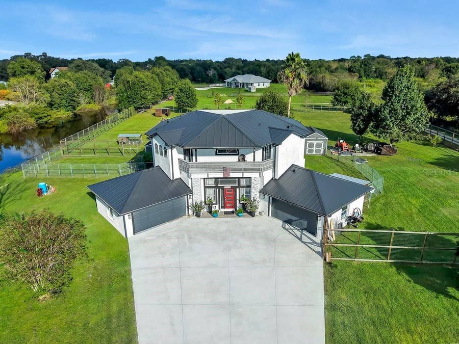 Property photo for 3810 BARTON COUNTRY TRAIL, Plant City, FL