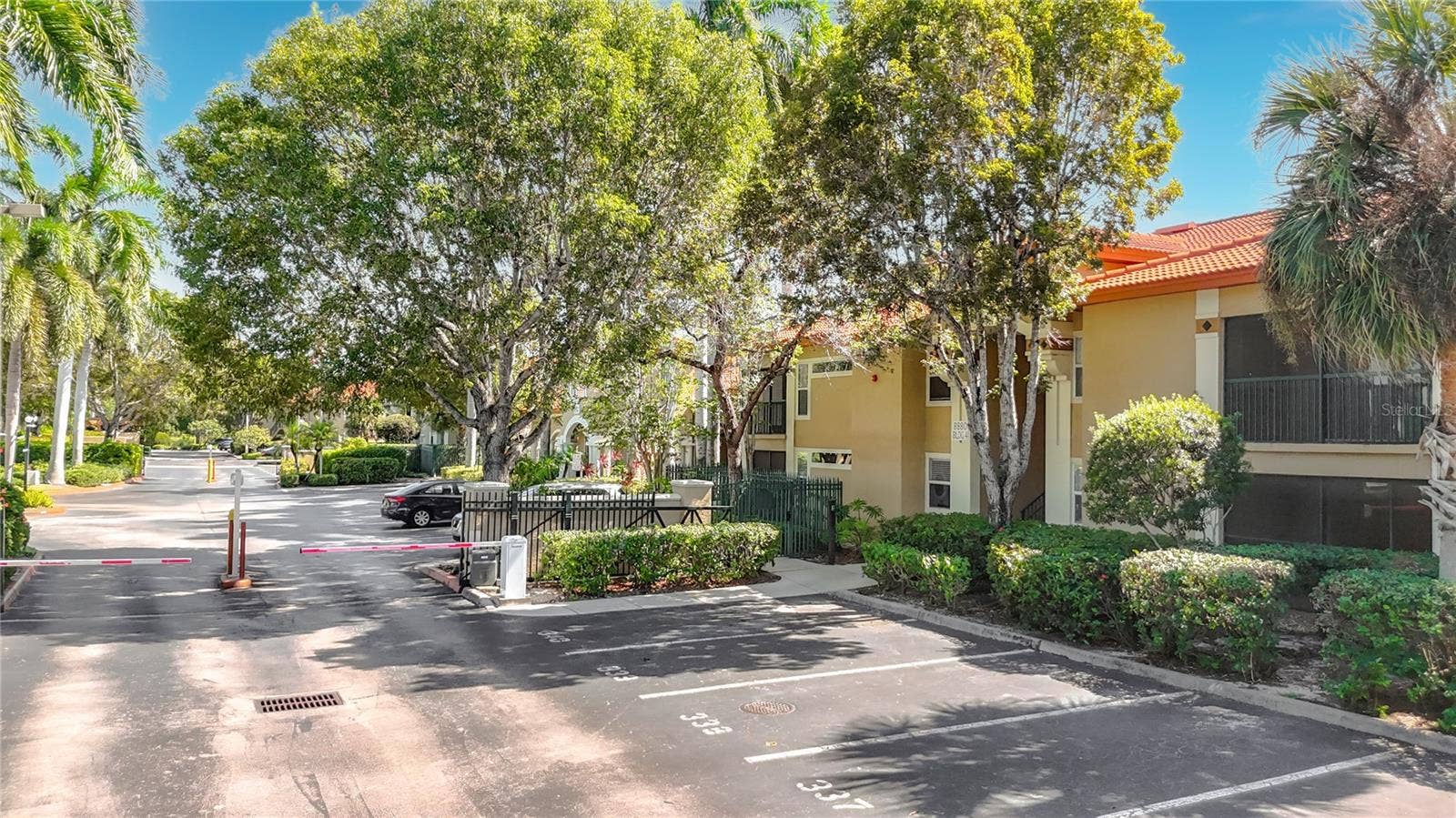 8880 COLONNADES COURT W, #413, Bonita Springs, FL 34135 Entry Way