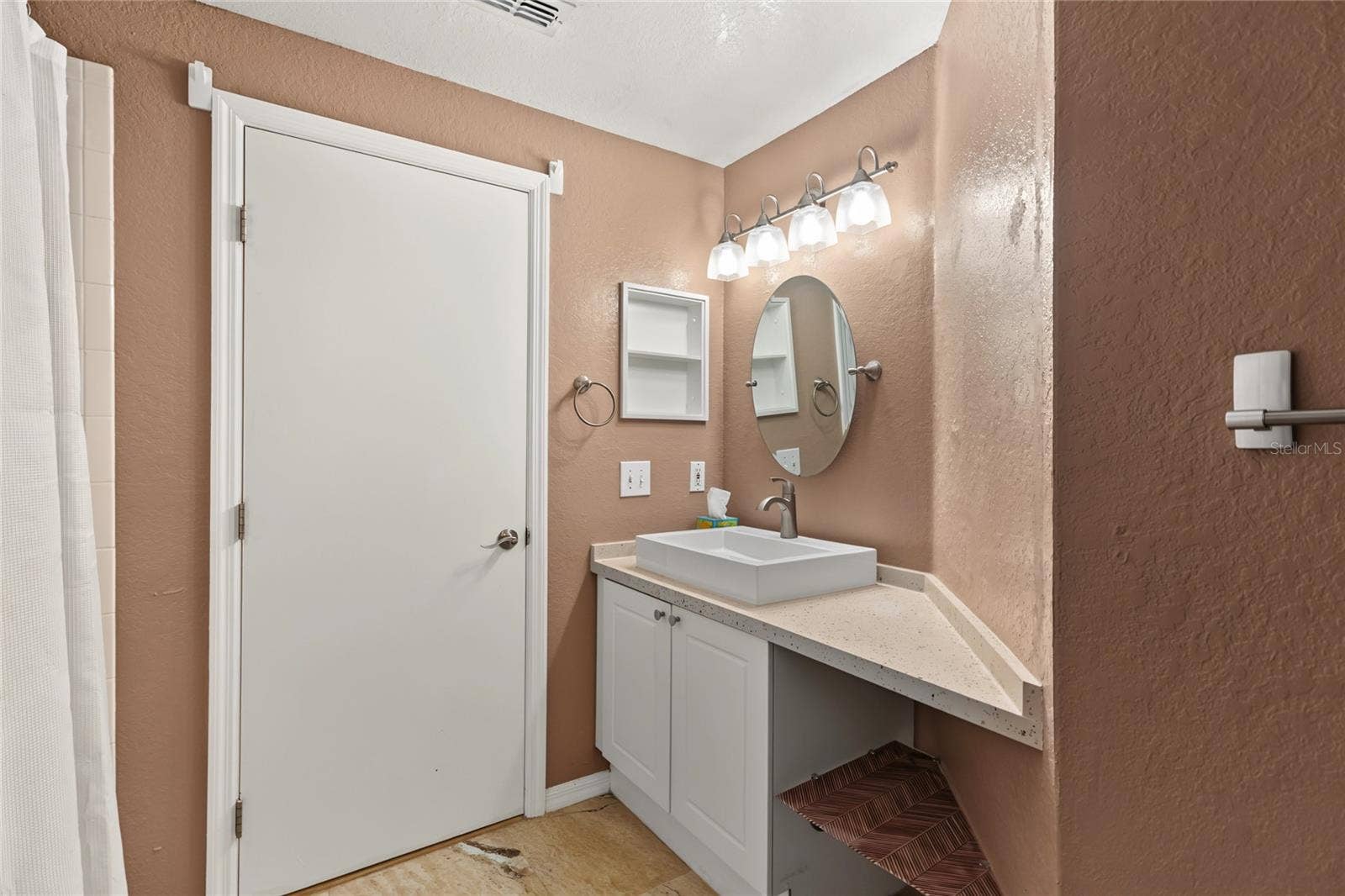 5180 NORTHRIDGE ROAD, #106, Sarasota, FL 34238 2nd bathroom