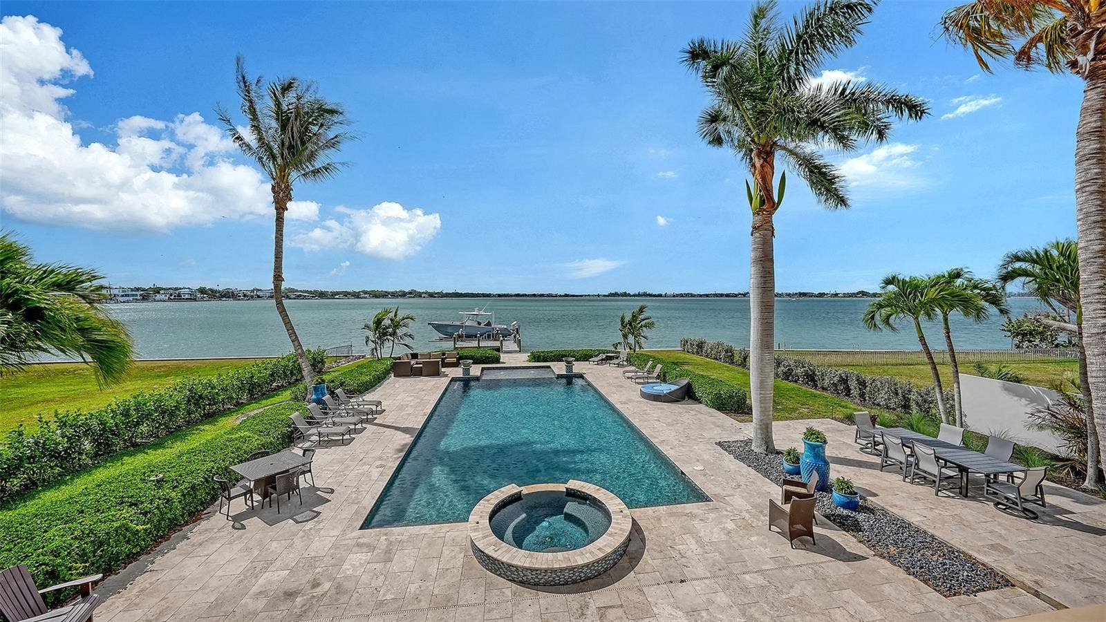 1240 HILLVIEW DRIVE, Sarasota, FL 34239 1240 HILLVIEW DRIVE, Sarasota, FL 34239