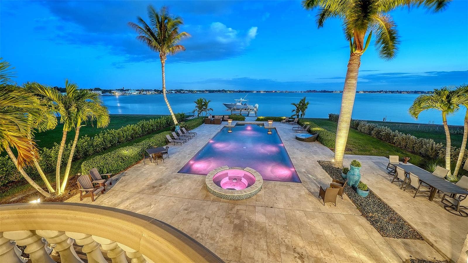 1240 HILLVIEW DRIVE, Sarasota, FL 34239 1240 HILLVIEW DRIVE, Sarasota, FL 34239