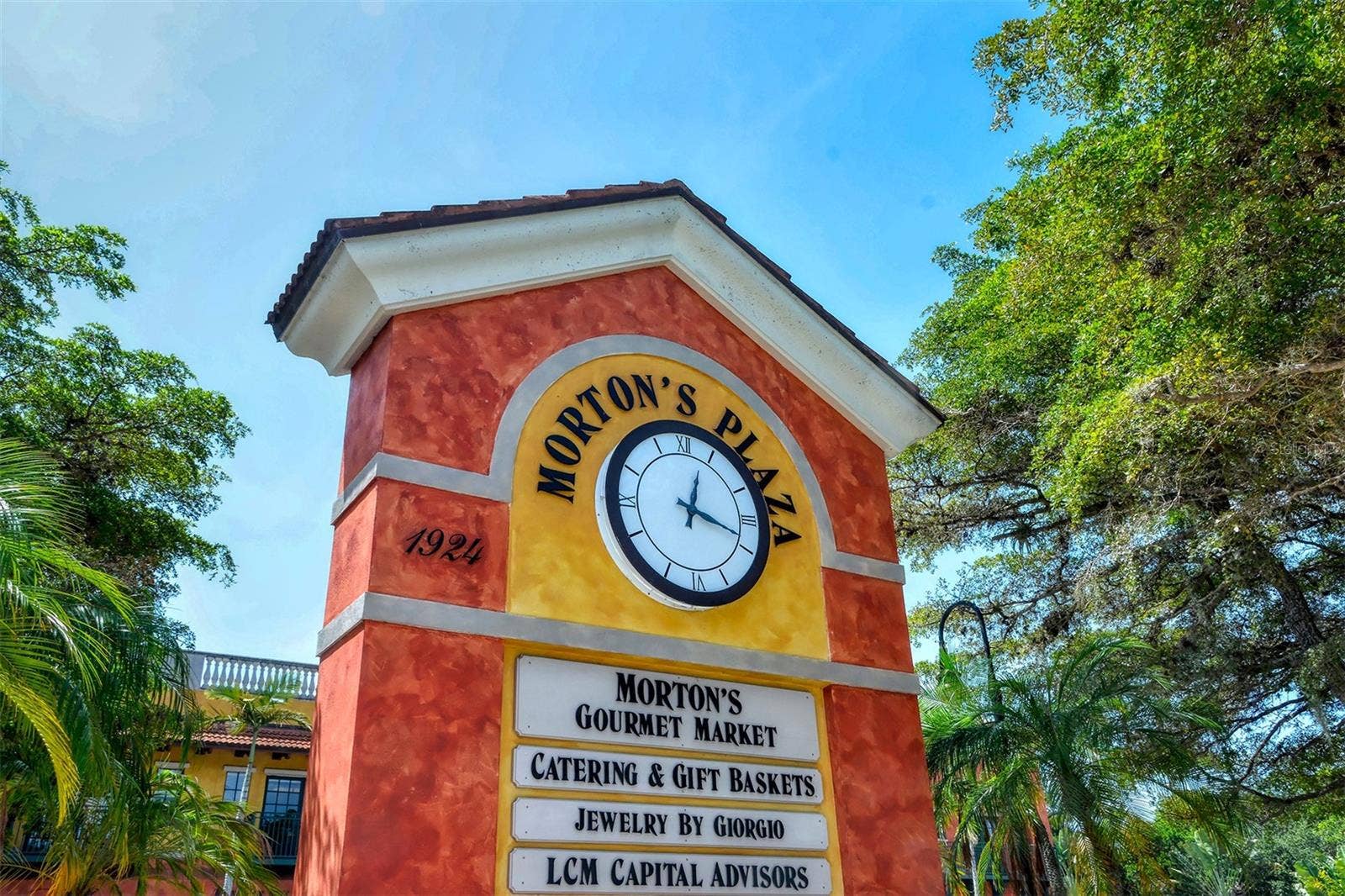1240 HILLVIEW DRIVE, Sarasota, FL 34239 1240 HILLVIEW DRIVE, Sarasota, FL 34239