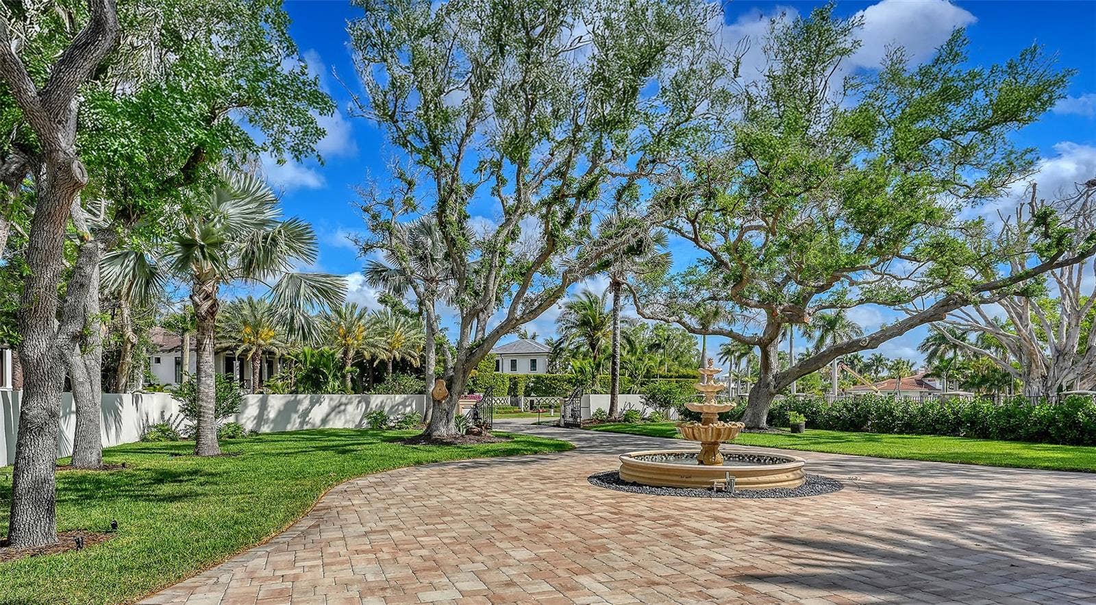 1240 HILLVIEW DRIVE, Sarasota, FL 34239 1240 HILLVIEW DRIVE, Sarasota, FL 34239