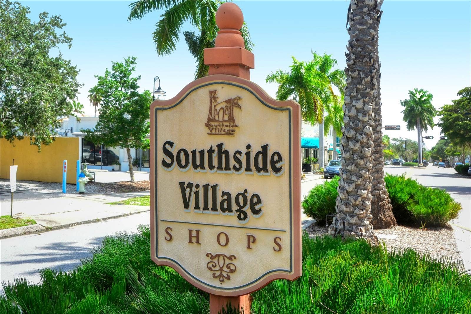 1240 HILLVIEW DRIVE, Sarasota, FL 34239 1240 HILLVIEW DRIVE, Sarasota, FL 34239