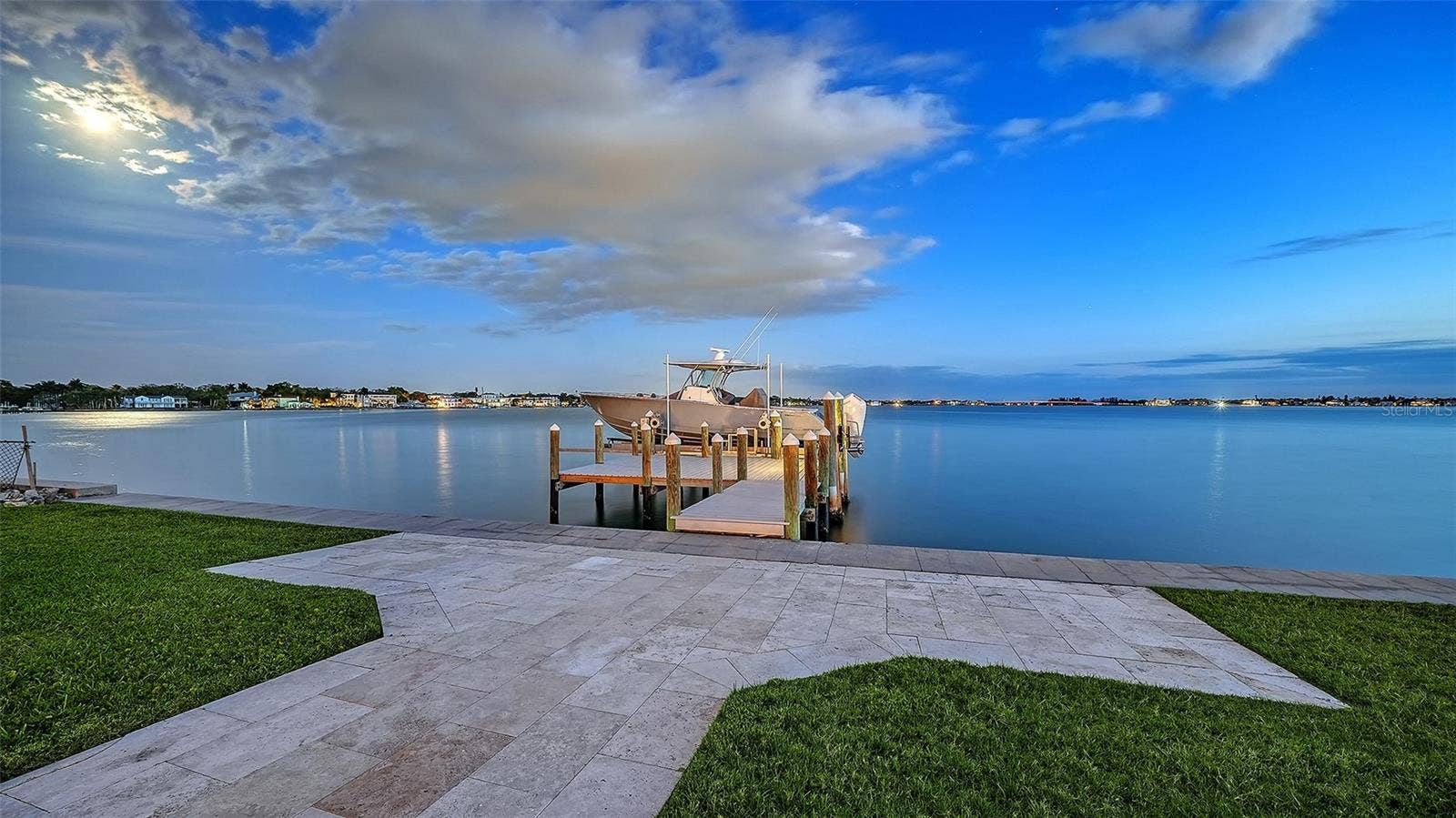 1240 HILLVIEW DRIVE, Sarasota, FL 34239 1240 HILLVIEW DRIVE, Sarasota, FL 34239