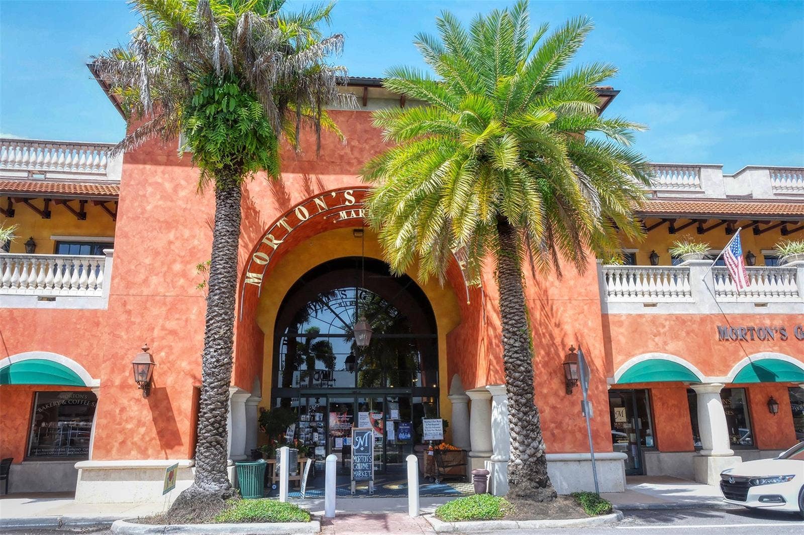 1240 HILLVIEW DRIVE, Sarasota, FL 34239 1240 HILLVIEW DRIVE, Sarasota, FL 34239