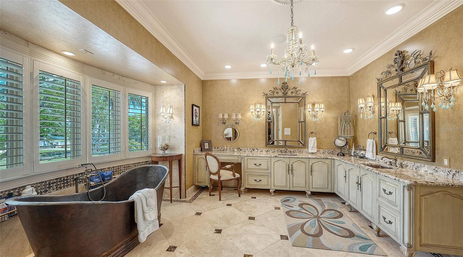 1240 HILLVIEW DRIVE, Sarasota, FL 34239 1240 HILLVIEW DRIVE, Sarasota, FL 34239