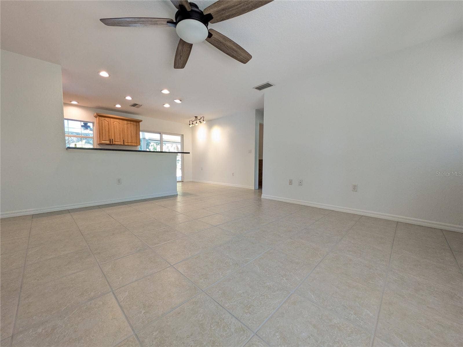 1133 RUSSELL AVENUE, Sarasota, FL 34232 1133 RUSSELL AVENUE, Sarasota, FL 34232