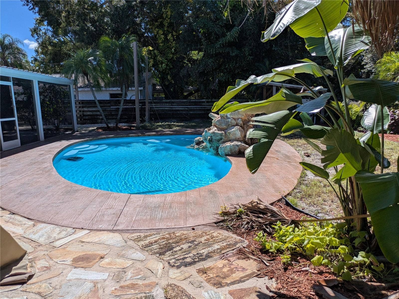 1133 RUSSELL AVENUE, Sarasota, FL 34232 1133 RUSSELL AVENUE, Sarasota, FL 34232