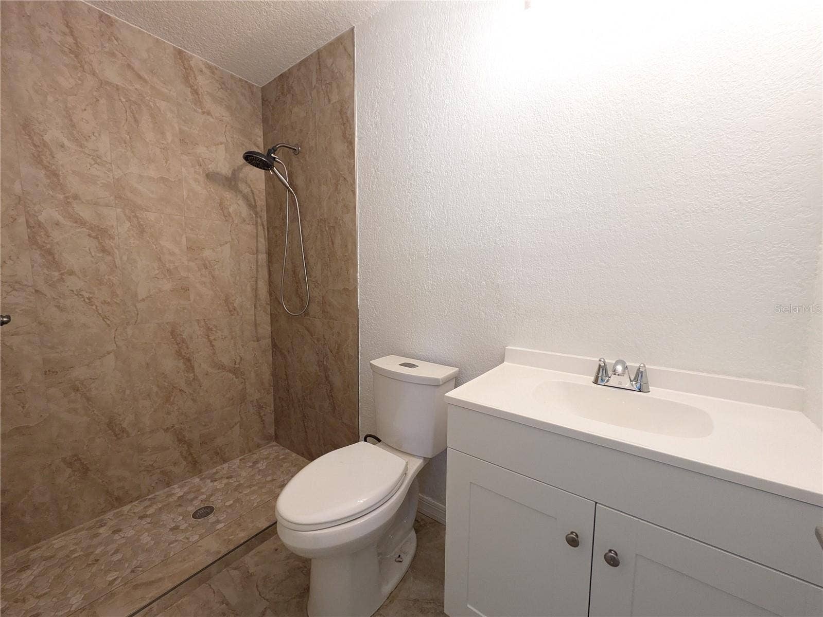 1133 RUSSELL AVENUE, Sarasota, FL 34232 1133 RUSSELL AVENUE, Sarasota, FL 34232