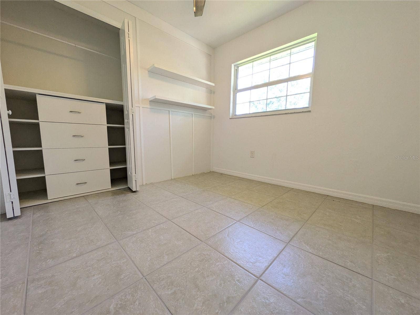 1133 RUSSELL AVENUE, Sarasota, FL 34232 1133 RUSSELL AVENUE, Sarasota, FL 34232