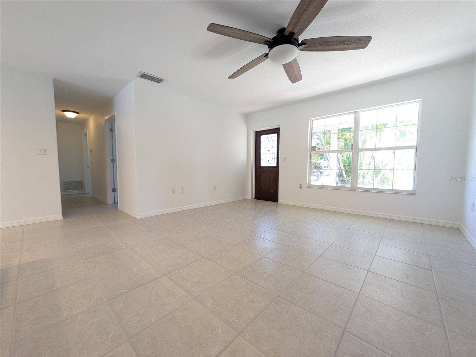 1133 RUSSELL AVENUE, Sarasota, FL 34232 1133 RUSSELL AVENUE, Sarasota, FL 34232