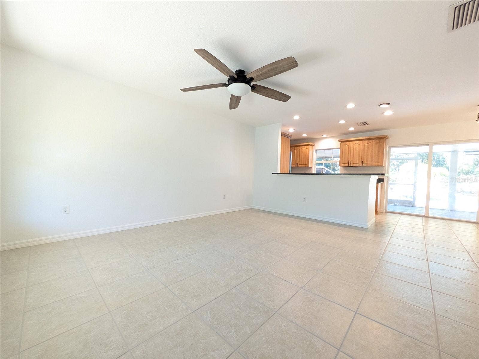1133 RUSSELL AVENUE, Sarasota, FL 34232 1133 RUSSELL AVENUE, Sarasota, FL 34232