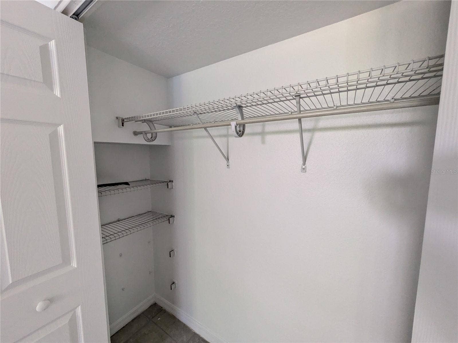 1133 RUSSELL AVENUE, Sarasota, FL 34232 1133 RUSSELL AVENUE, Sarasota, FL 34232