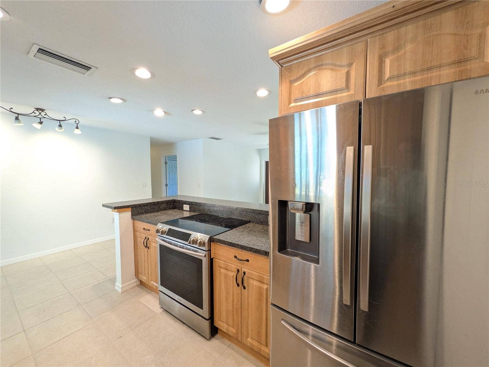 1133 RUSSELL AVENUE, Sarasota, FL 34232 1133 RUSSELL AVENUE, Sarasota, FL 34232