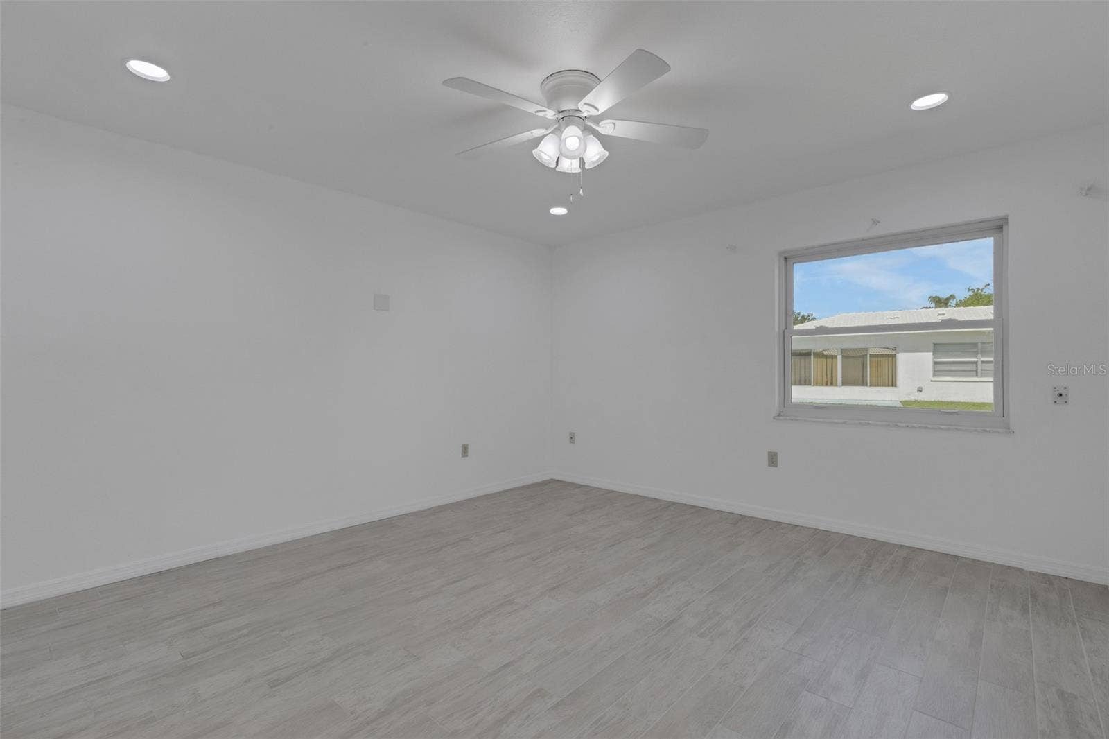 1311 BOTTLEBRUSH DRIVE, Bradenton, FL 34208 1311 BOTTLEBRUSH DRIVE, Bradenton, FL 34208