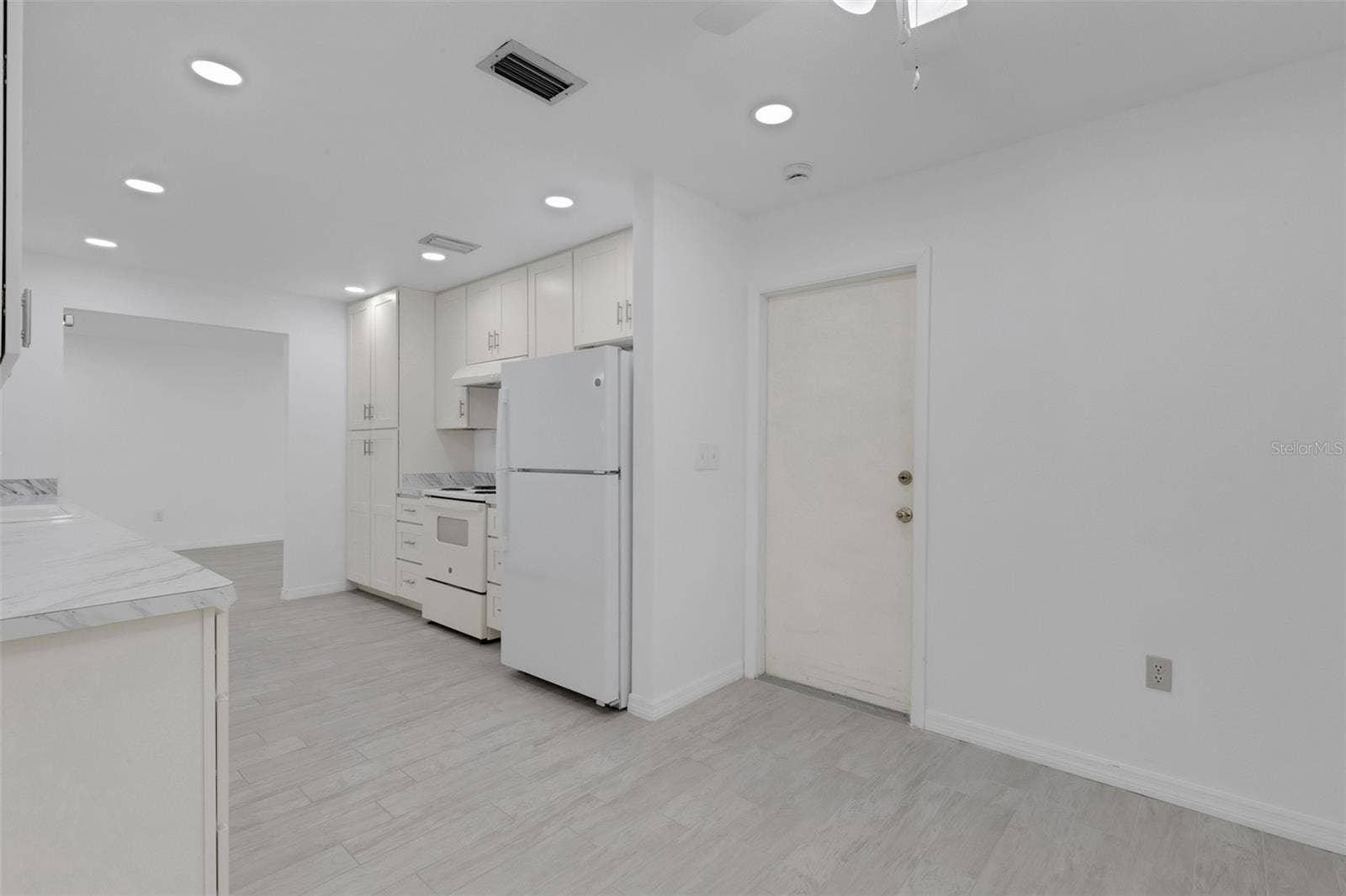 1311 BOTTLEBRUSH DRIVE, Bradenton, FL 34208 1311 BOTTLEBRUSH DRIVE, Bradenton, FL 34208