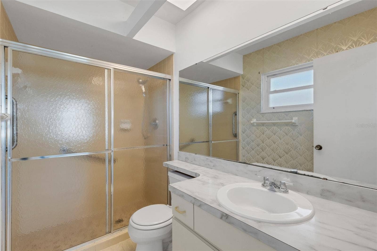 1311 BOTTLEBRUSH DRIVE, Bradenton, FL 34208 En-suite Bathroom.