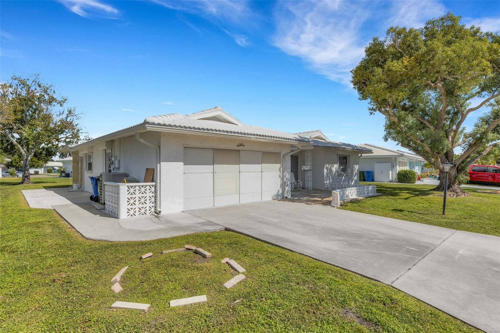 1311 BOTTLEBRUSH DRIVE, Bradenton, FL 34208 1311 BOTTLEBRUSH DRIVE, Bradenton, FL 34208
