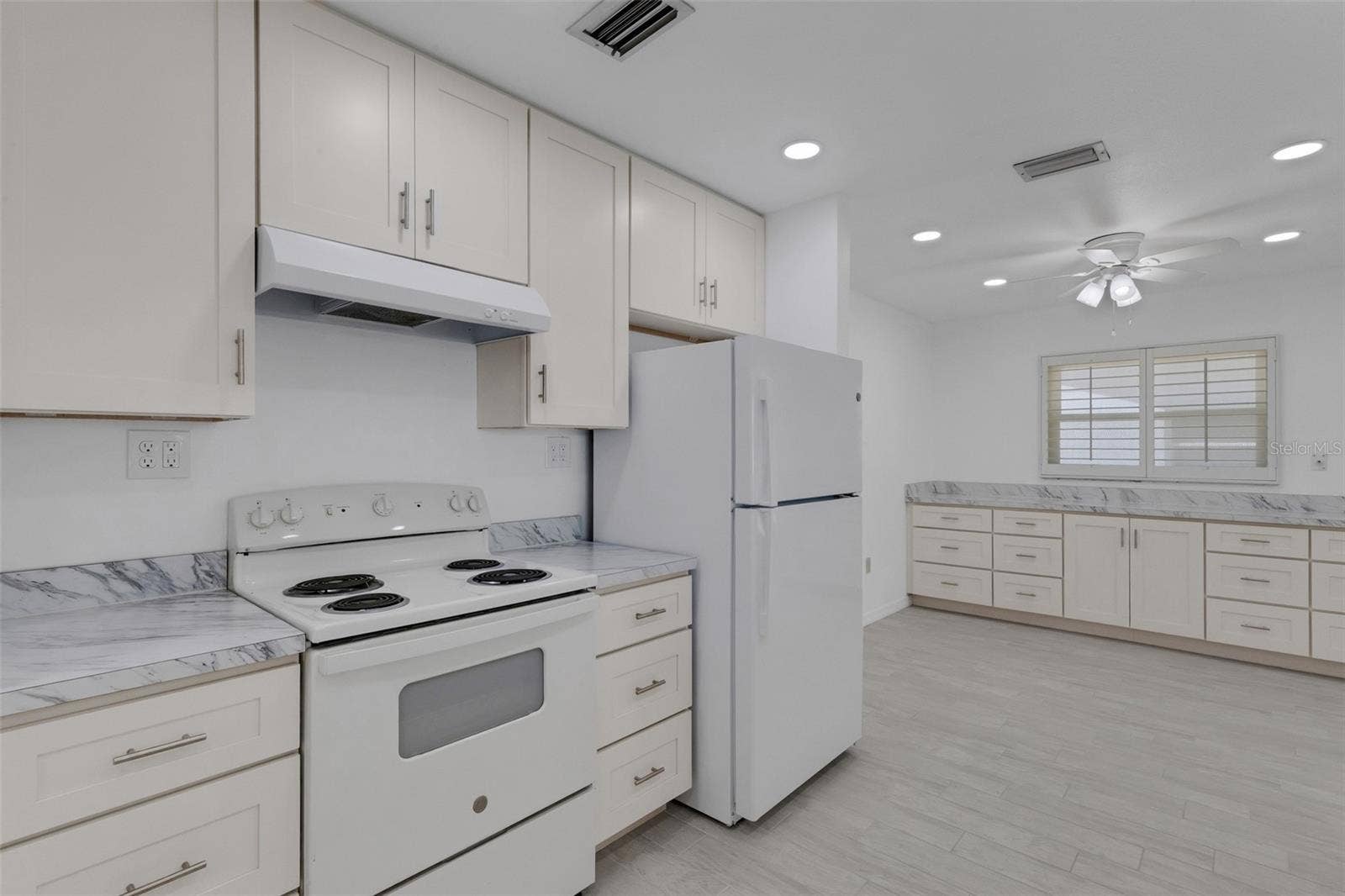 1311 BOTTLEBRUSH DRIVE, Bradenton, FL 34208 1311 BOTTLEBRUSH DRIVE, Bradenton, FL 34208
