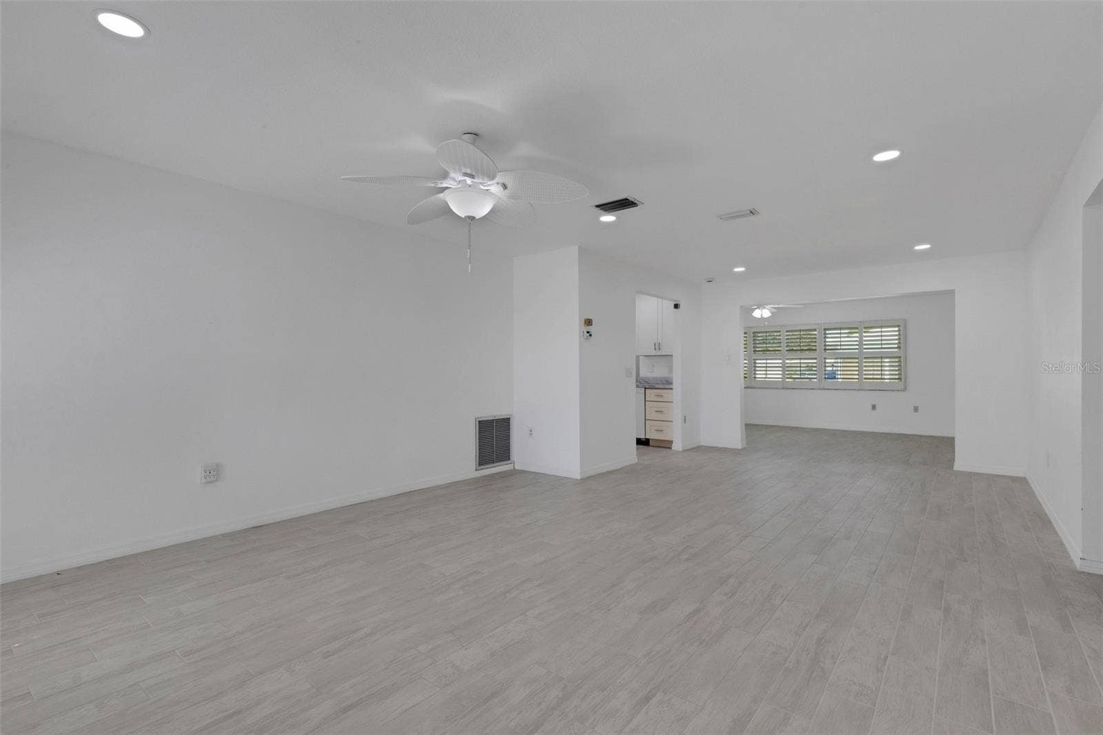 1311 BOTTLEBRUSH DRIVE, Bradenton, FL 34208 1311 BOTTLEBRUSH DRIVE, Bradenton, FL 34208