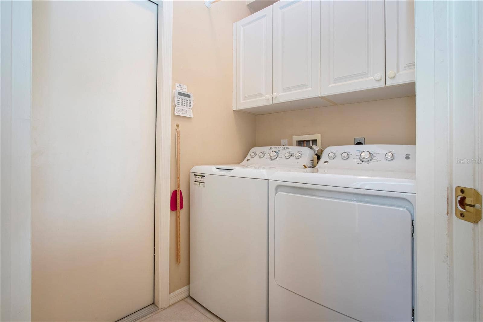 4937 CHASE OAKS DRIVE, Sarasota, FL 34241 Interior laundry