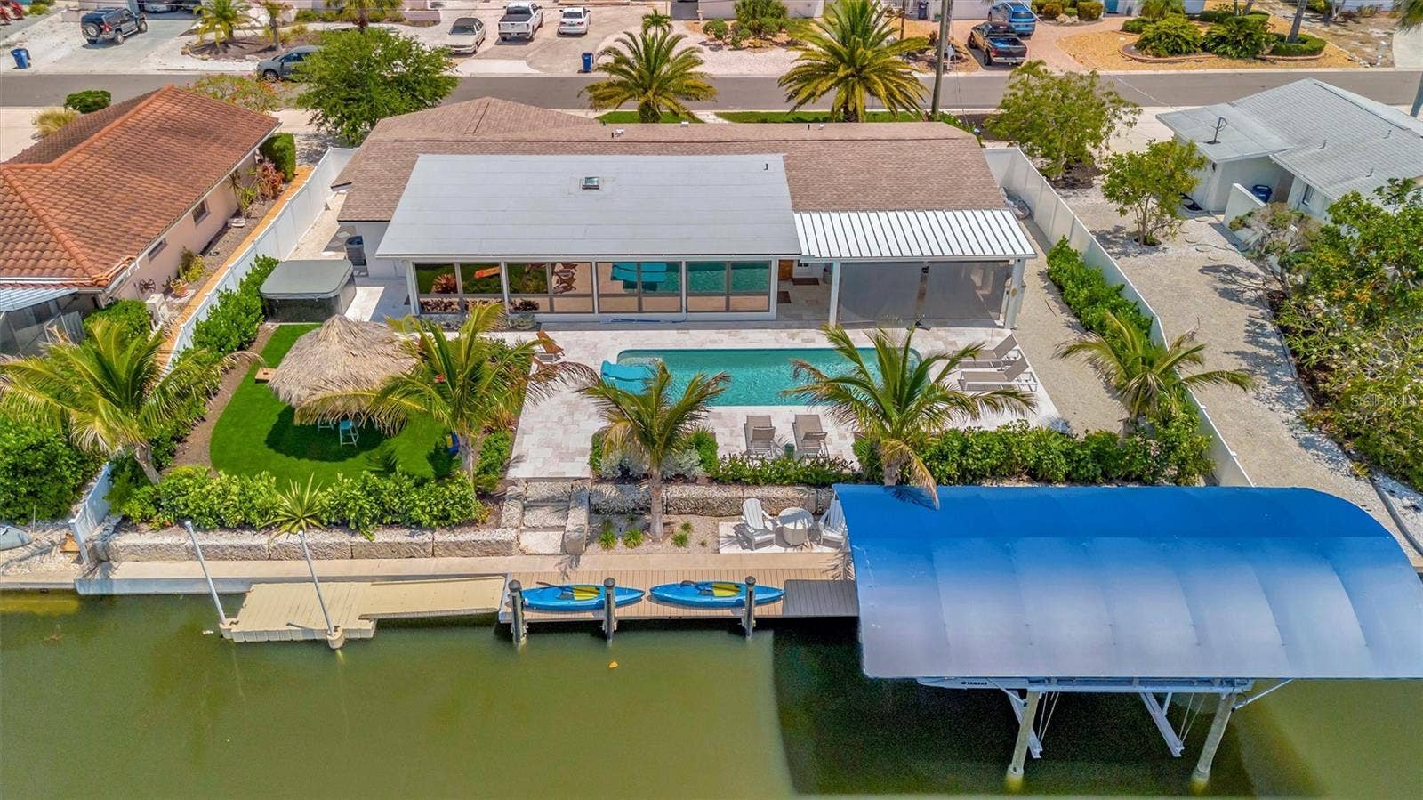 10115 KINGFISHER ROAD E, Bradenton, FL 34209 Canal access to Palma Sola Bay, the Intracoastal Waterway, Longboat Pass, and beyond.