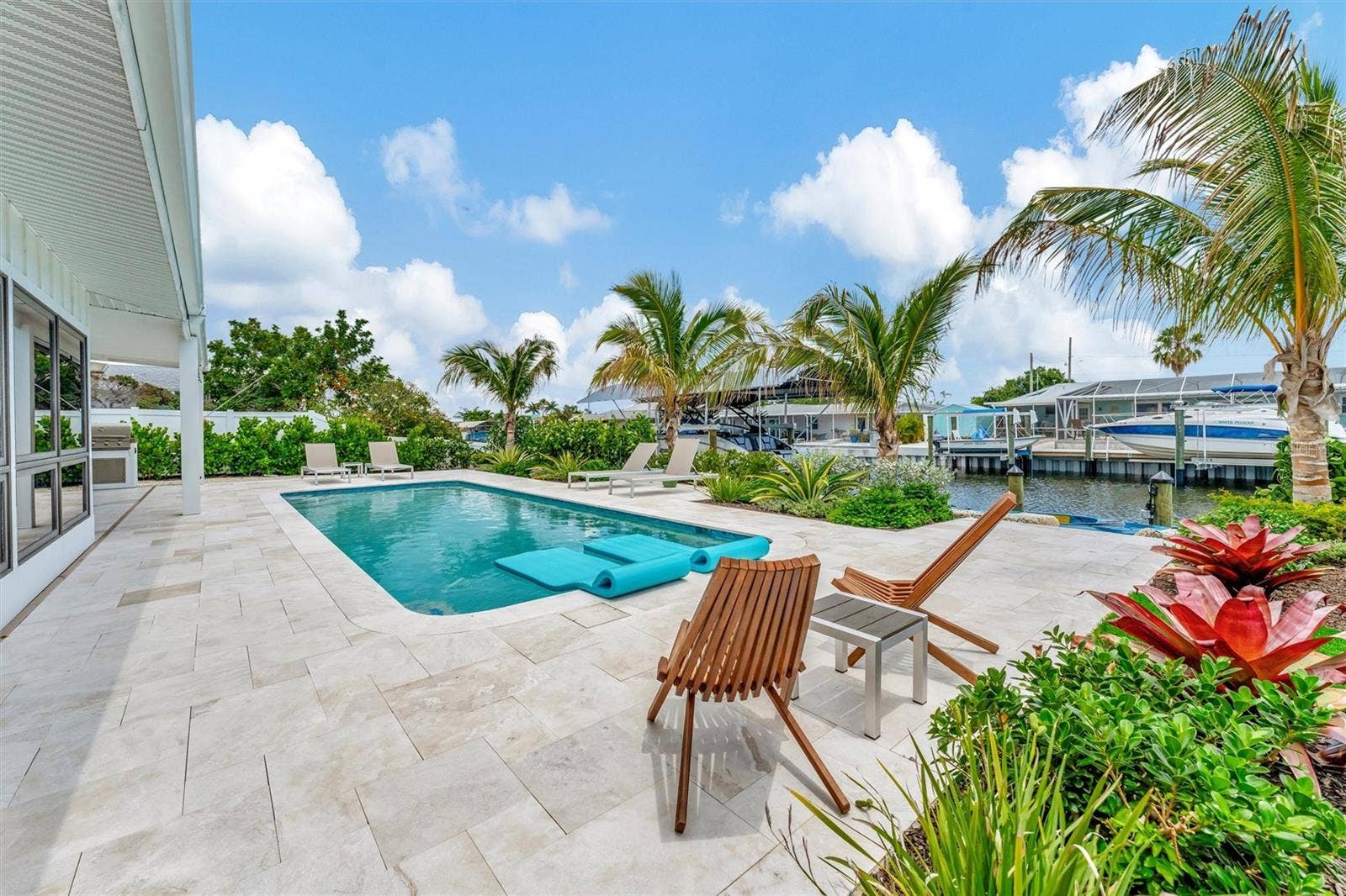 10115 KINGFISHER ROAD E, Bradenton, FL 34209 Renovated heated saltwater pool (2022)