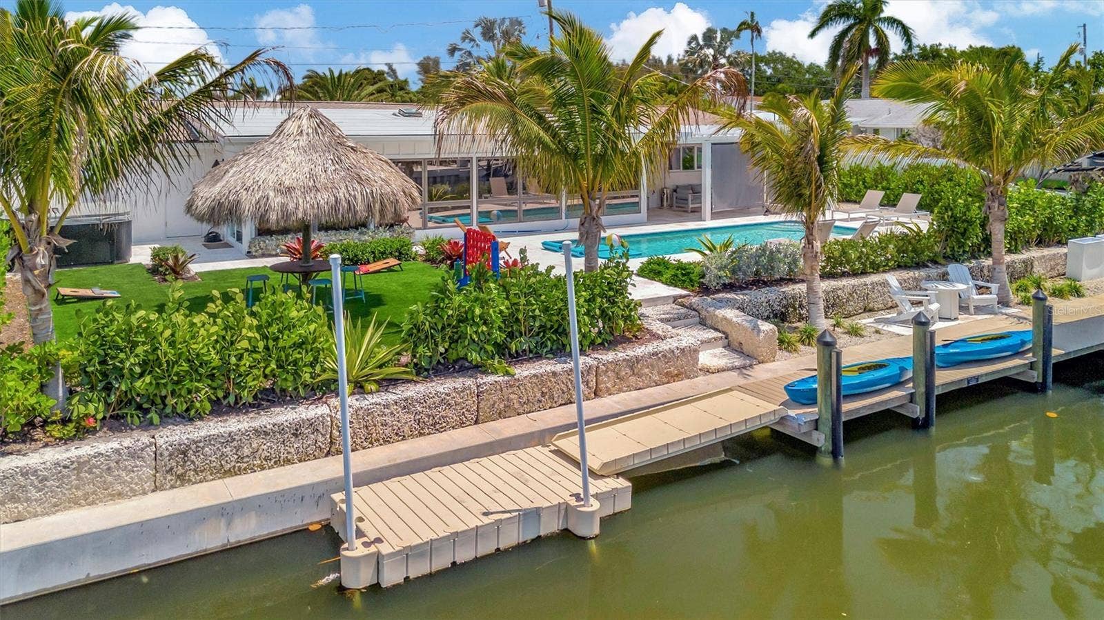 10115 KINGFISHER ROAD E, Bradenton, FL 34209 Floating kayak/paddleboard dock
