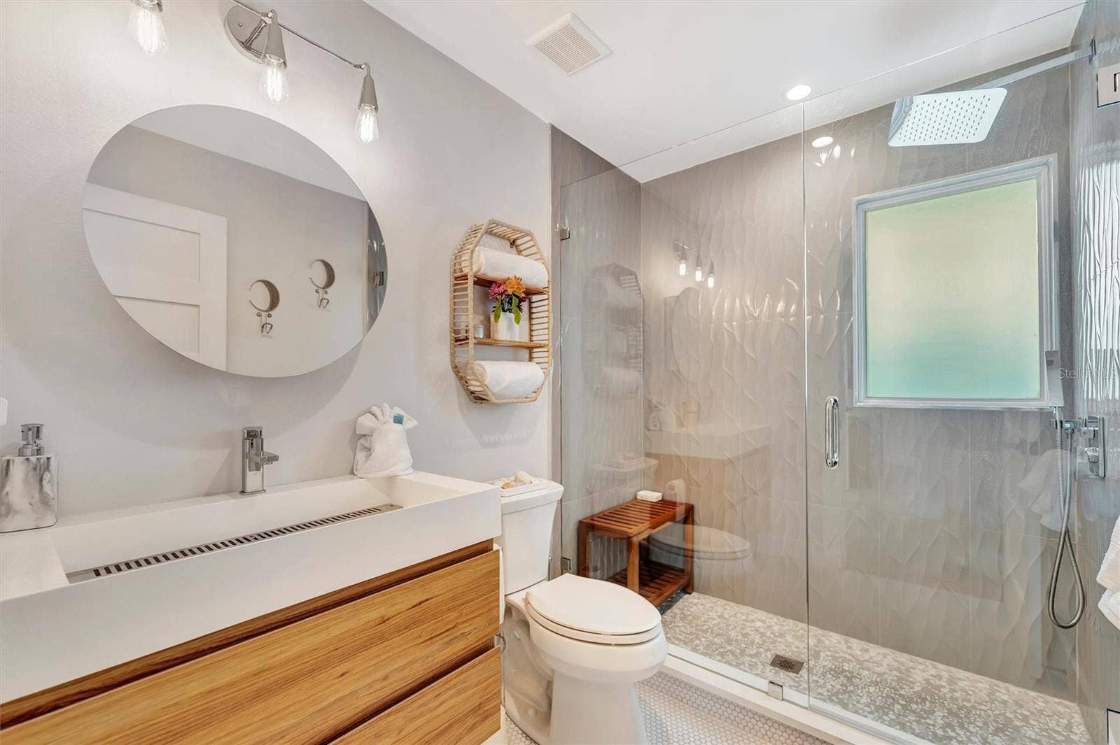 10115 KINGFISHER ROAD E, Bradenton, FL 34209 Bathroom #3 (rainshower)