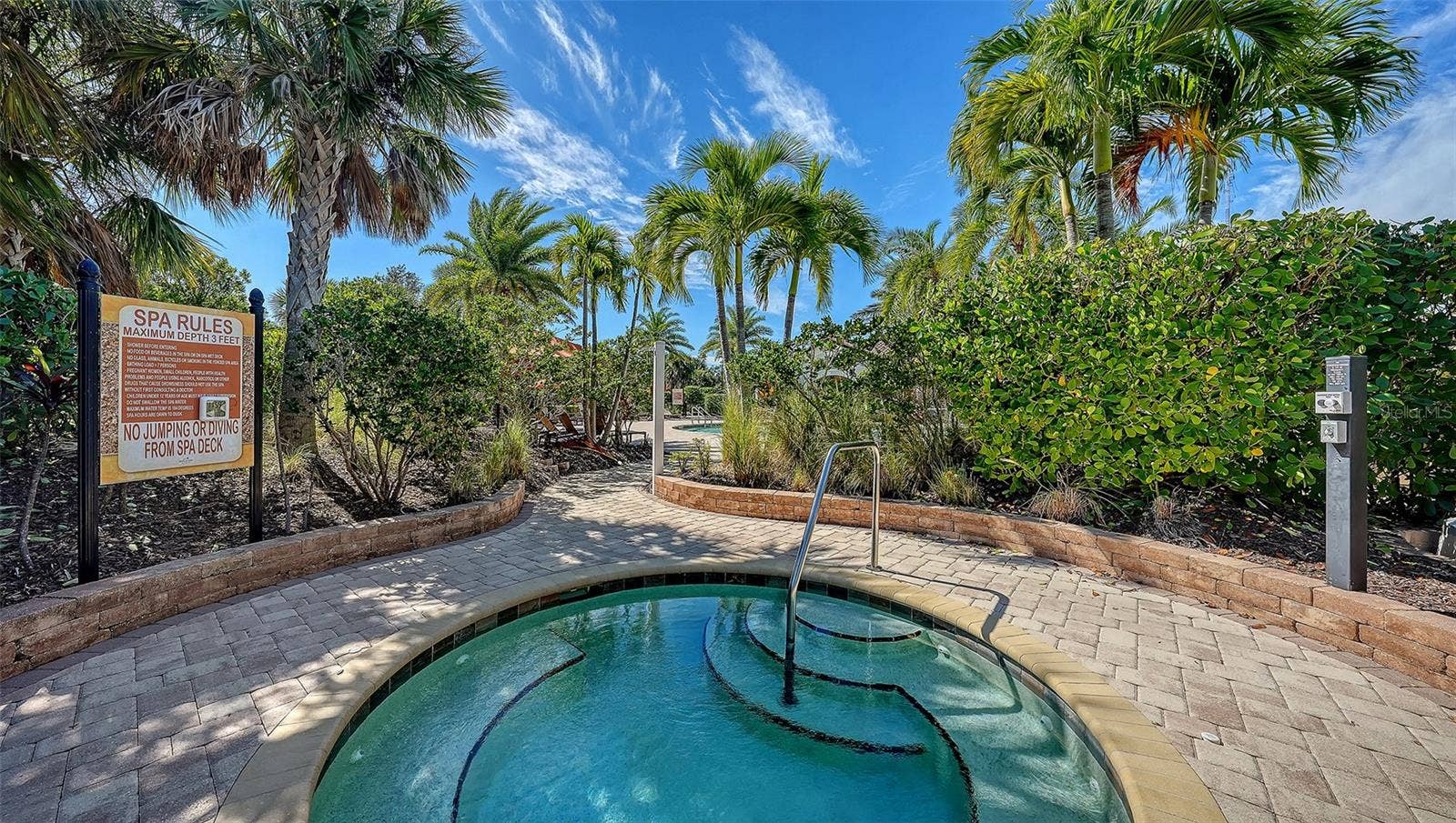 5572 SENTIERO DRIVE, Nokomis, FL 34275 5572 SENTIERO DRIVE, Nokomis, FL 34275