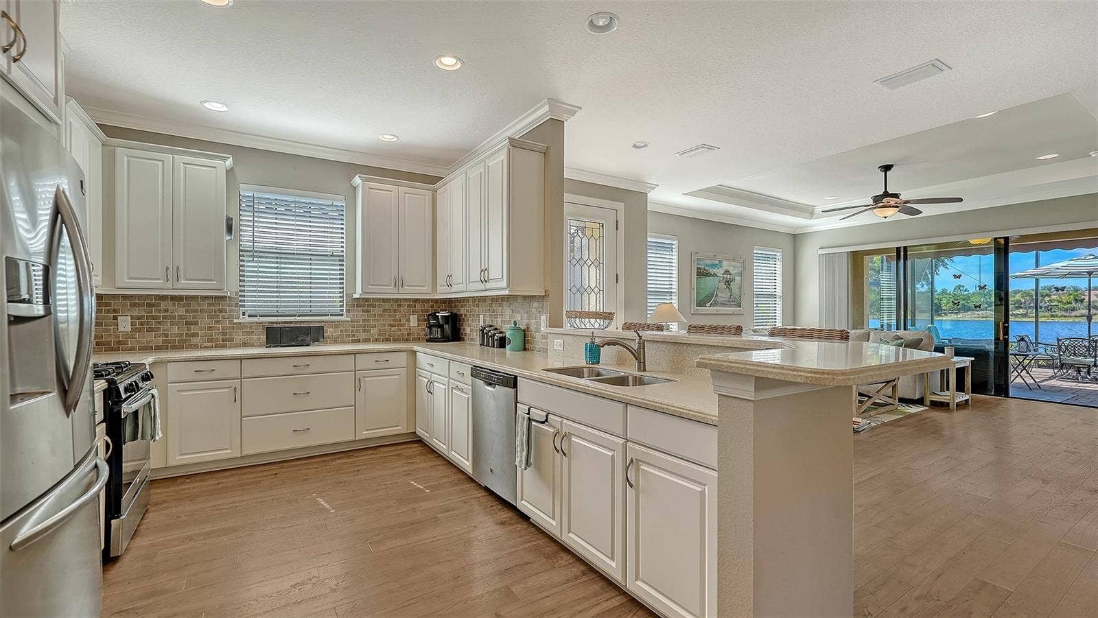 5572 SENTIERO DRIVE, Nokomis, FL 34275 5572 SENTIERO DRIVE, Nokomis, FL 34275