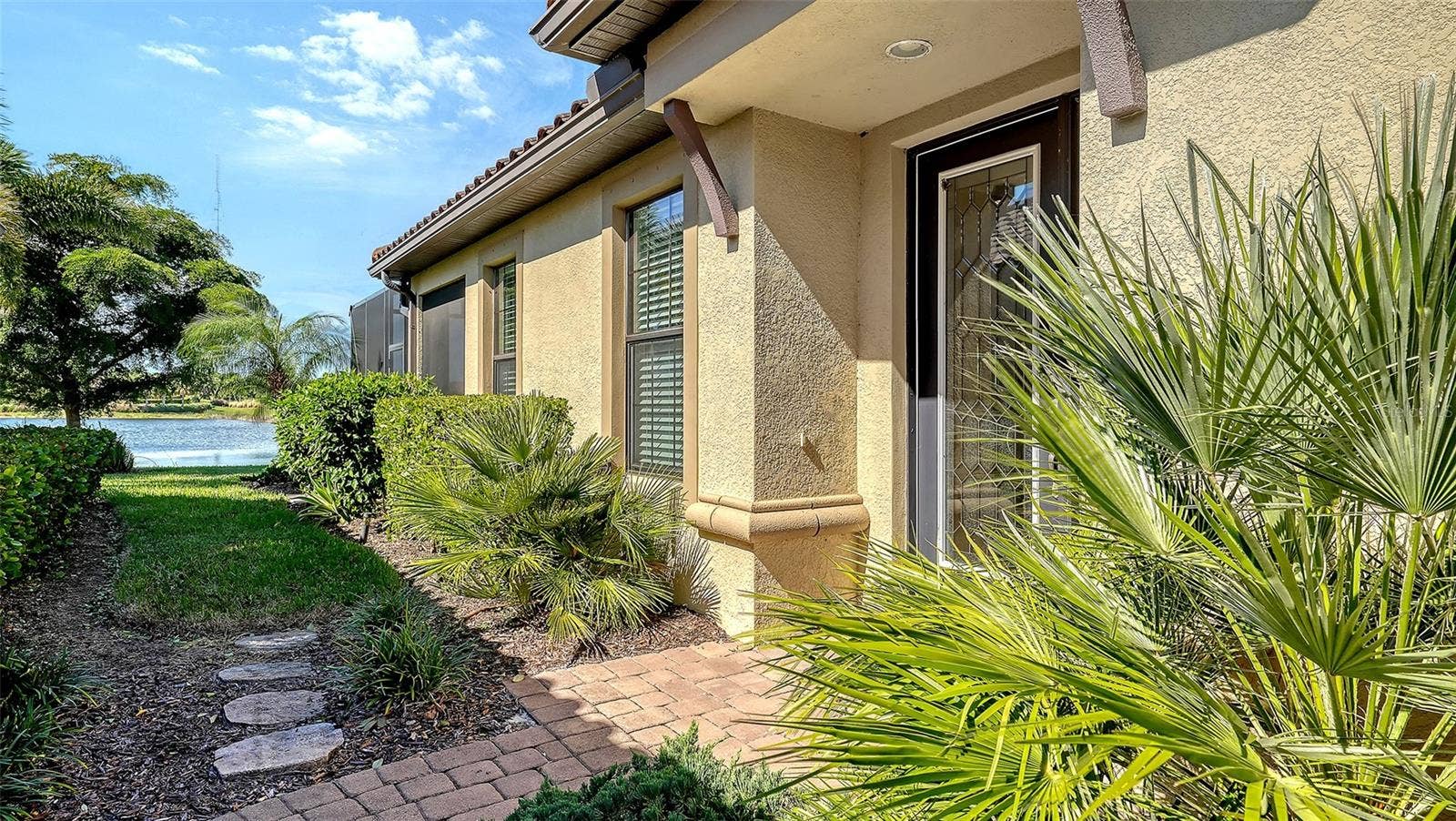 5572 SENTIERO DRIVE, Nokomis, FL 34275 5572 SENTIERO DRIVE, Nokomis, FL 34275